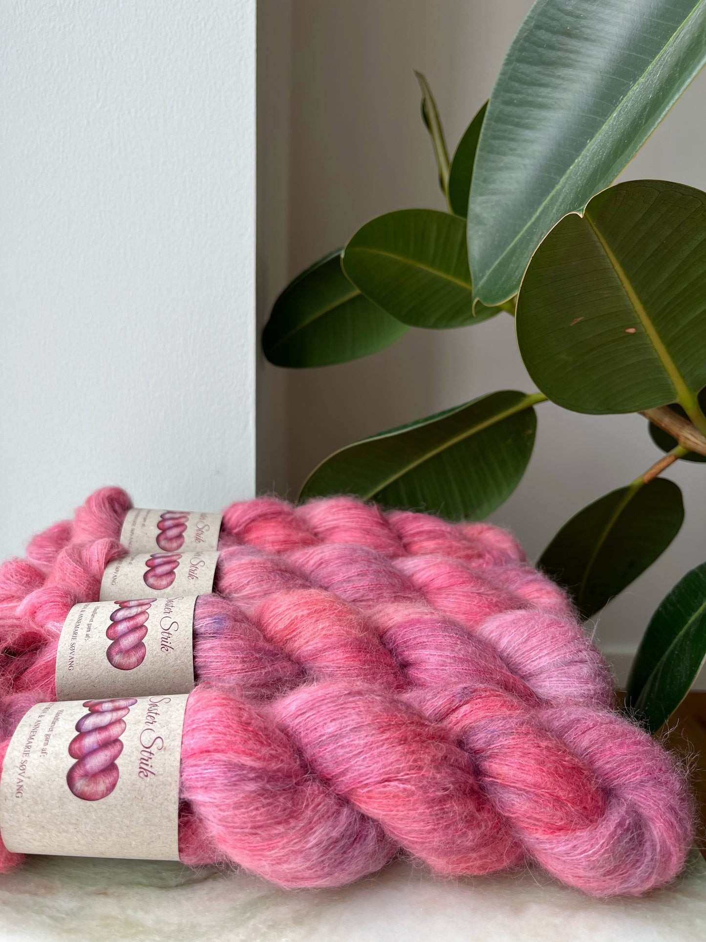 ‘Kirsebær’ - Alpakka lace 400m / 50g.