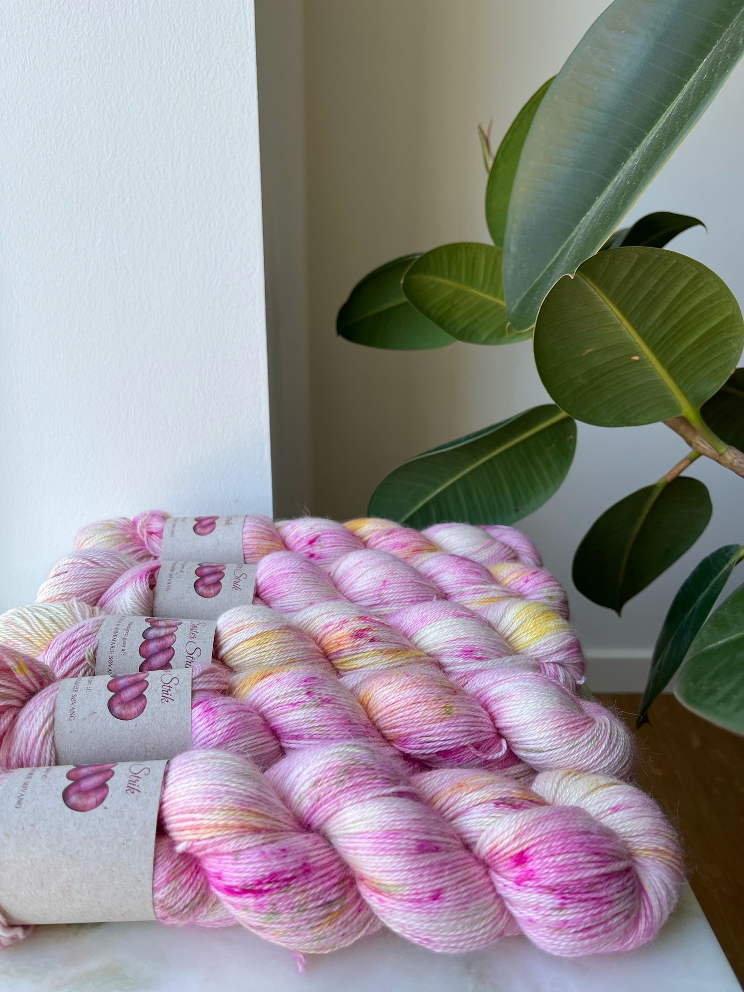 'Æbleblomst' - cashmere delight 400 m/100 g.