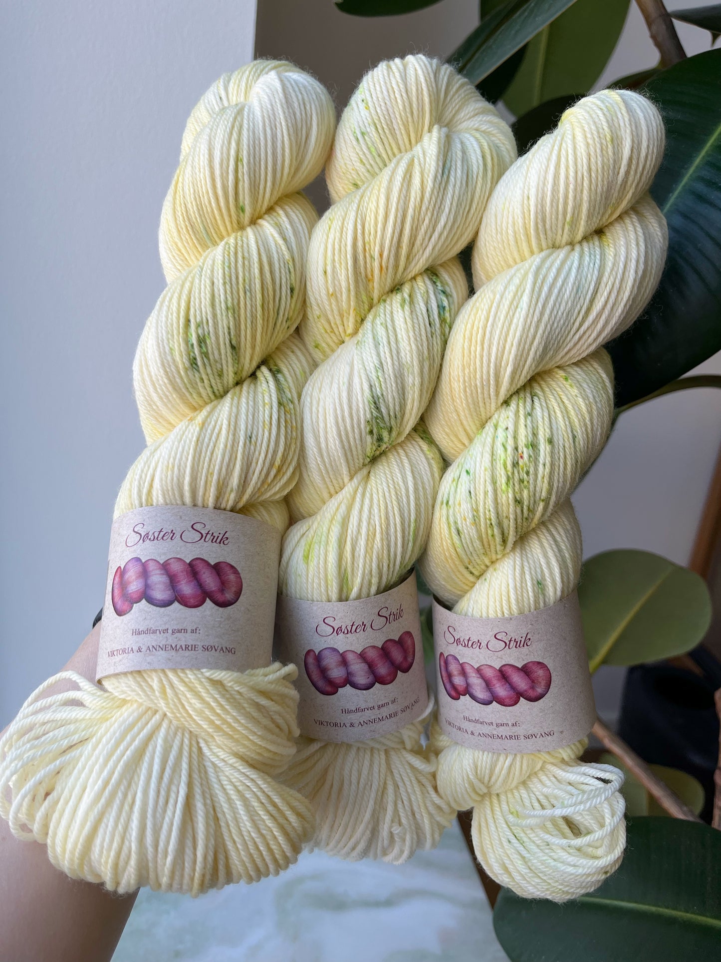 'Hyldeblomst' - Sock DK 225m /100g.