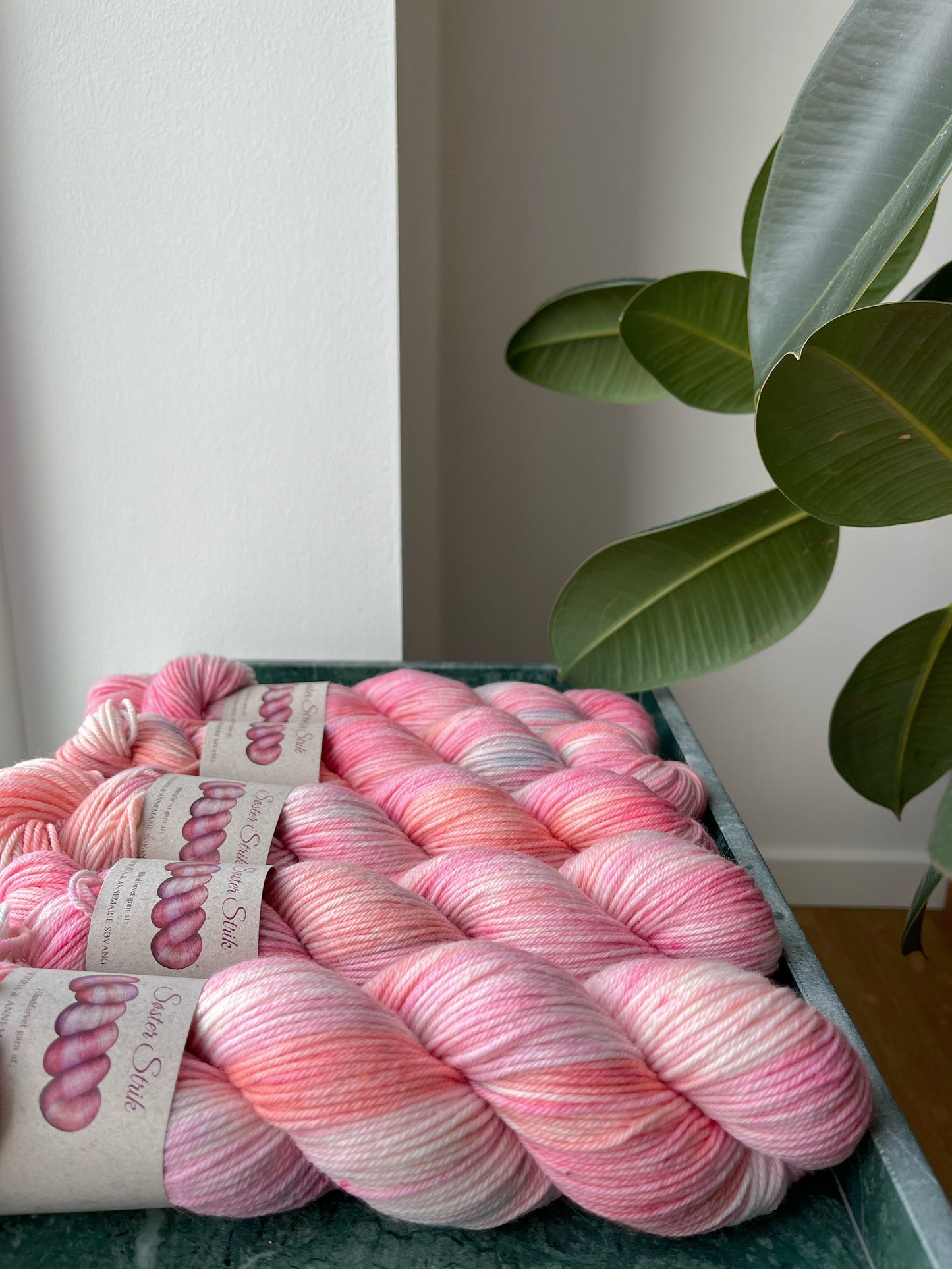 'Alice i eventyrland' - sock DK 225 m/100 g.