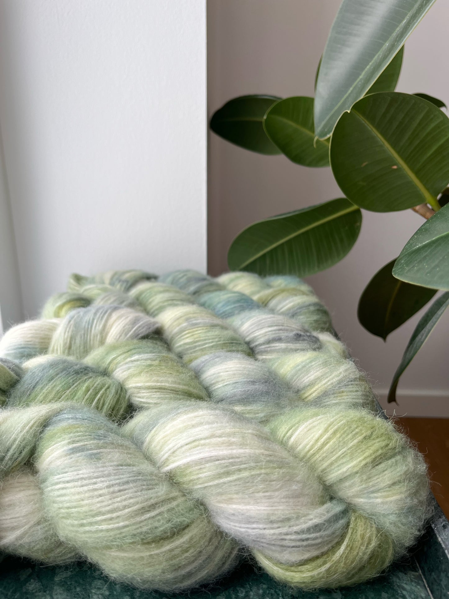 'Vintergæk' - alpakka blow 300 m/100 g.