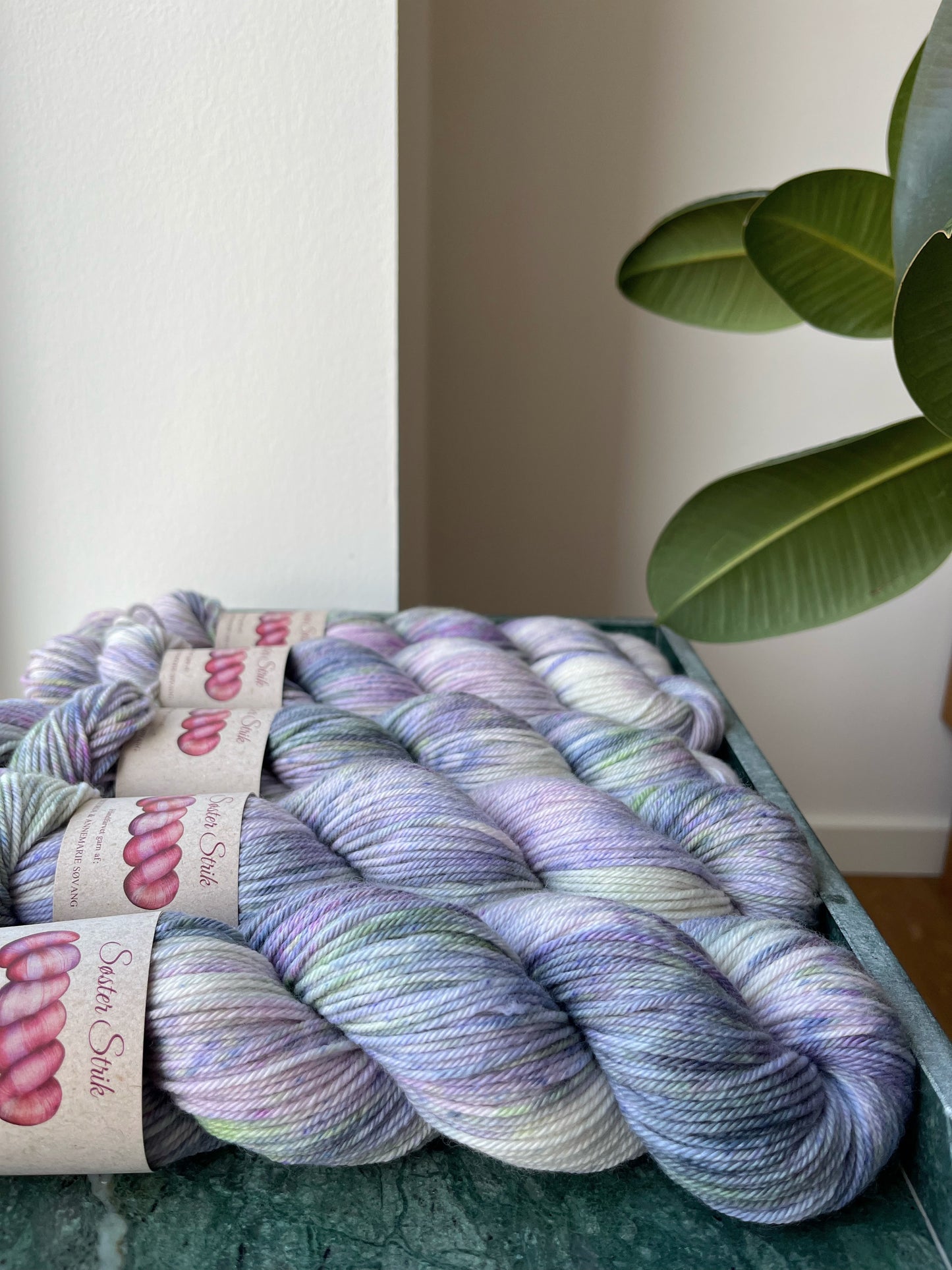 'Fransk Anemone' - Organic merino DK 200m/100g.