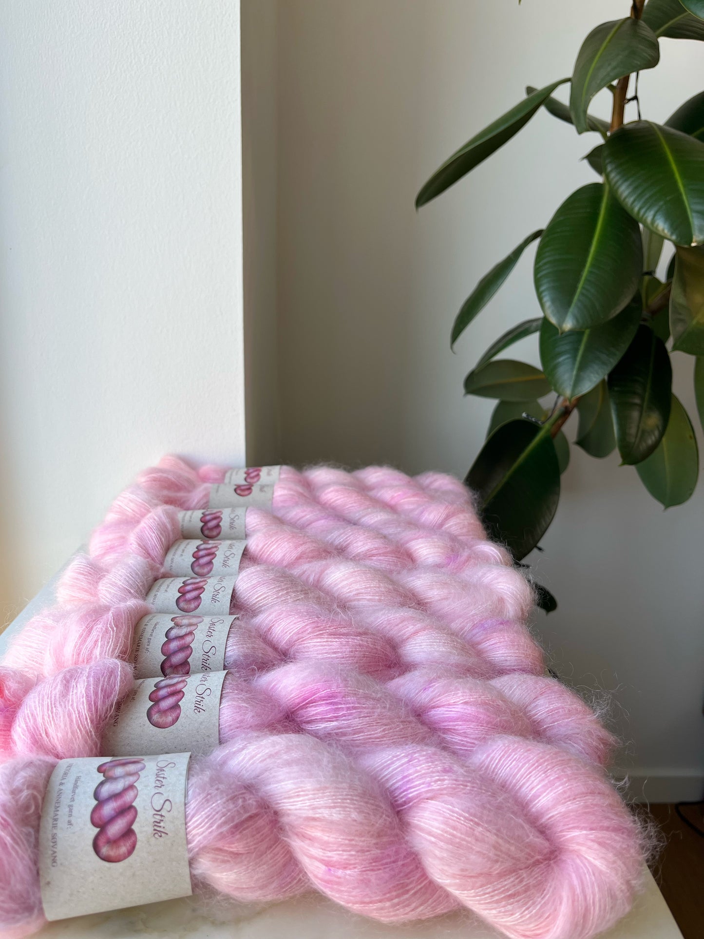 'Vægten' - silke mohair 420 m/50 g.