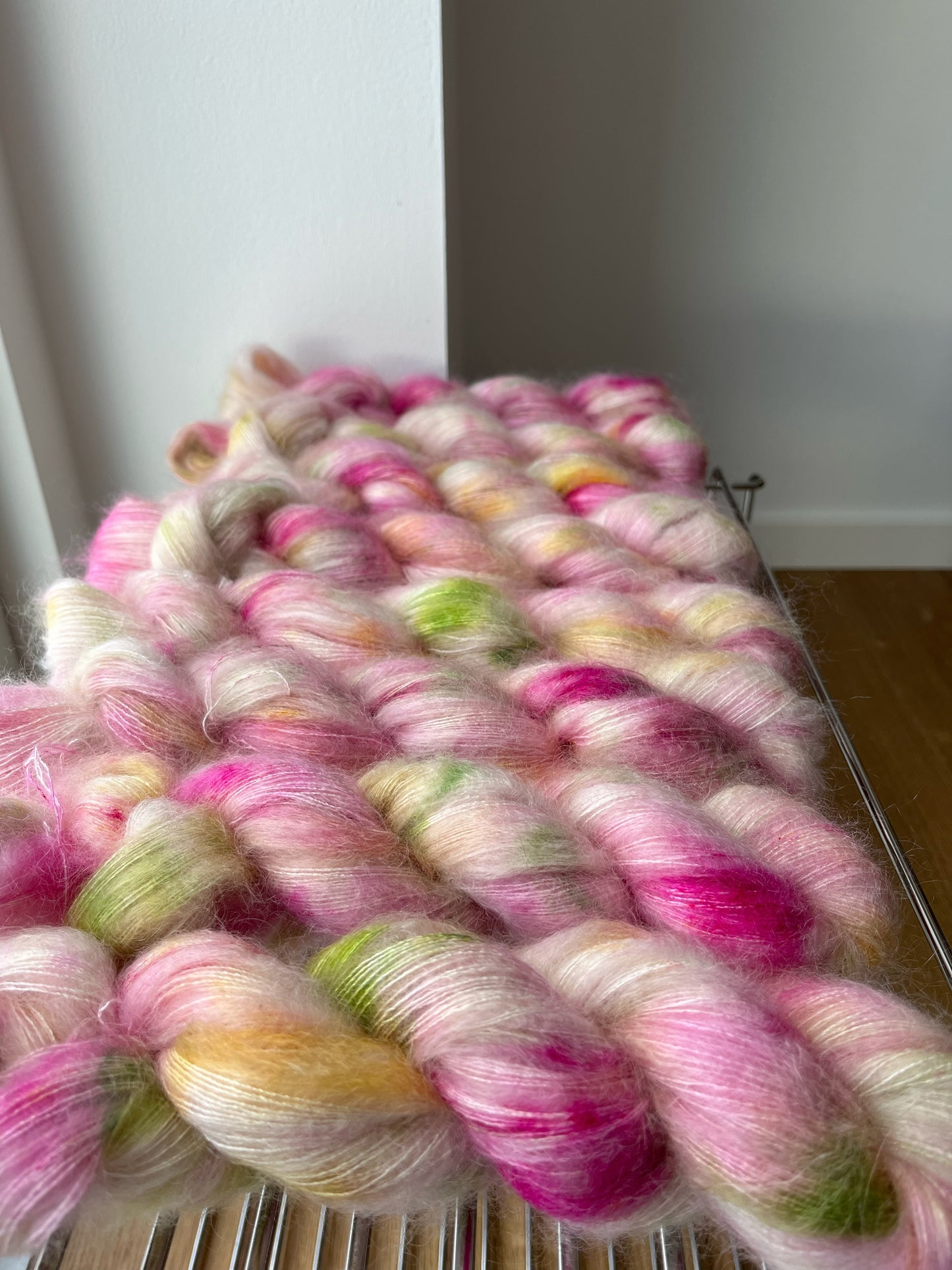 'Æbleblomst' silke mohair - 420 m/50 g.