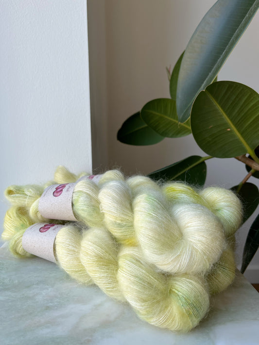 'Hyldeblomst' - Silk Mohair 420m / 50g.