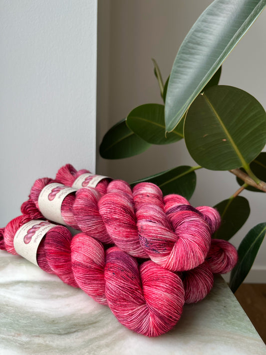 ‘Kirsebær’ Merino Singles 366m / 100g.