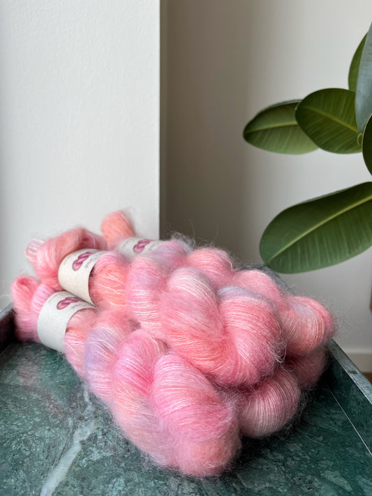 'Alice i eventyrland' - Silk mohair 420m/50g.