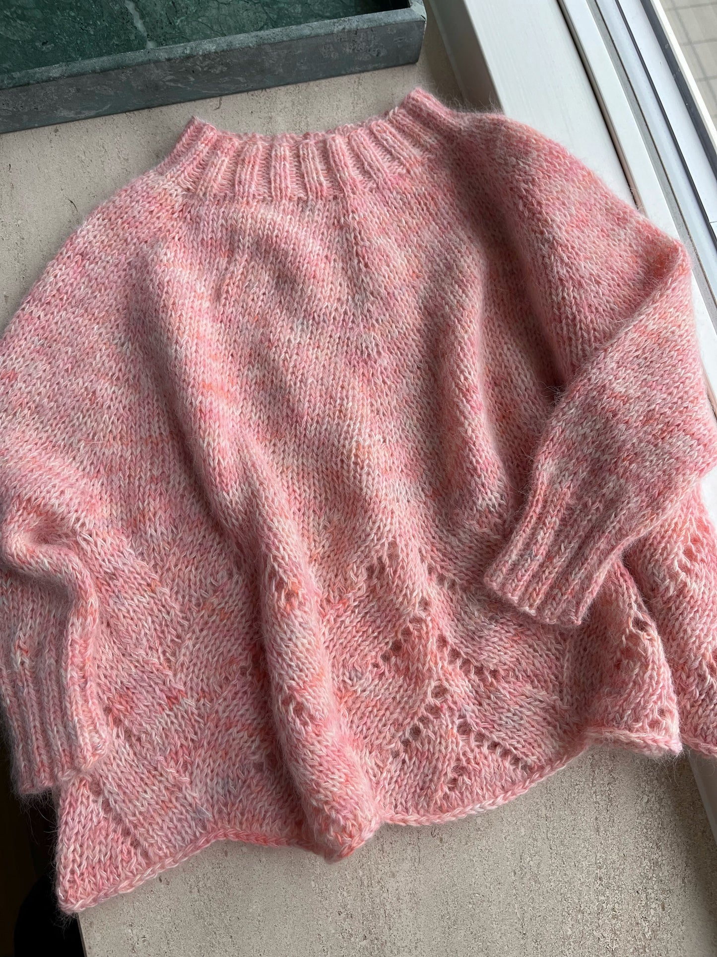 'Alice i eventyrland' - merino singles 366m/100g.