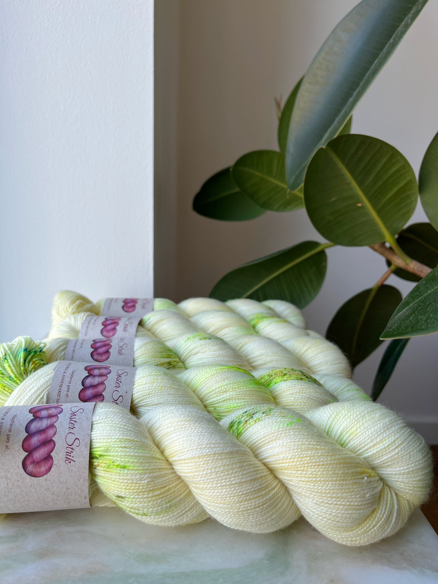 'Hyldeblomst' - Sock 425m / 100g.