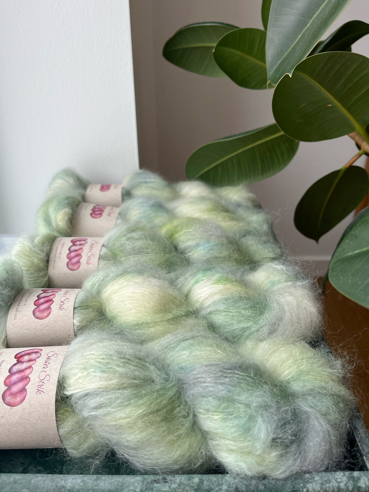 'Vintergæk' - fat mohair 200 m/100 g.