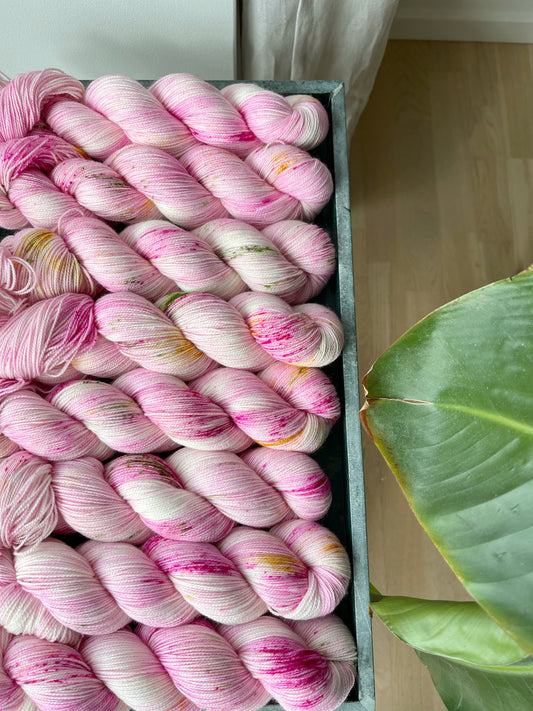 'Æbleblomst' - Sock 425m/100g
