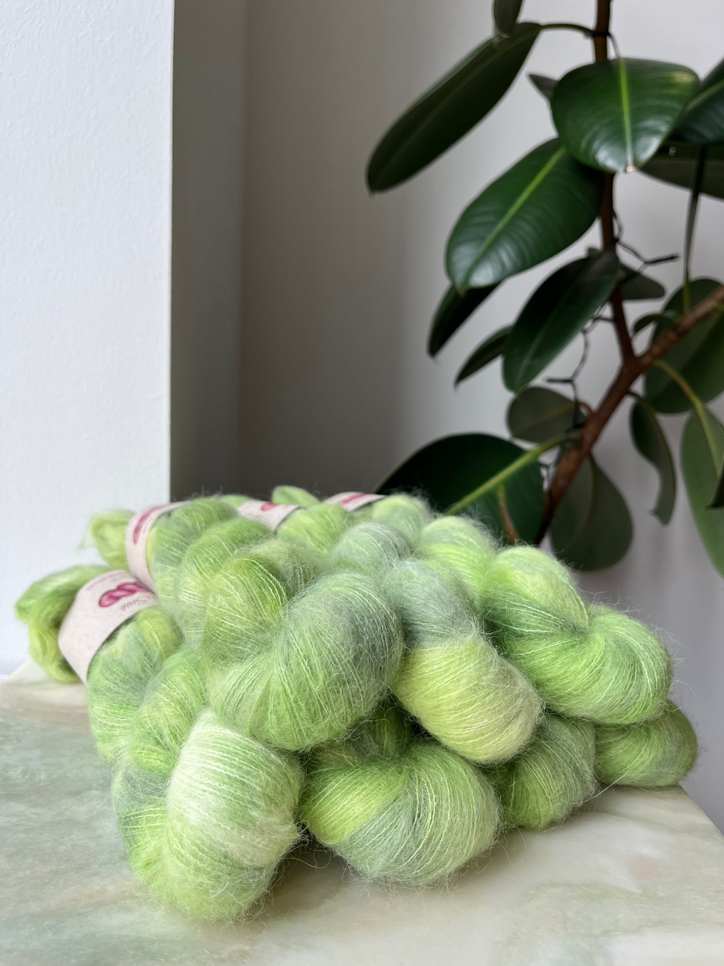 'Det spirer' - alpakka lace 400 m/50 g.