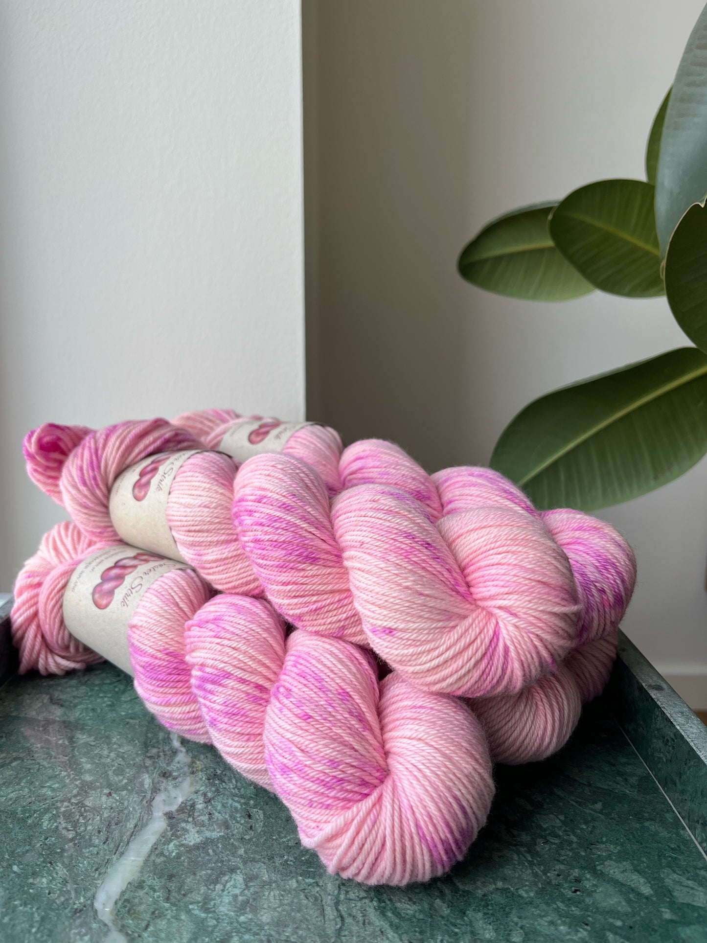 'Vægten' - Organic merino DK 200m/100g.