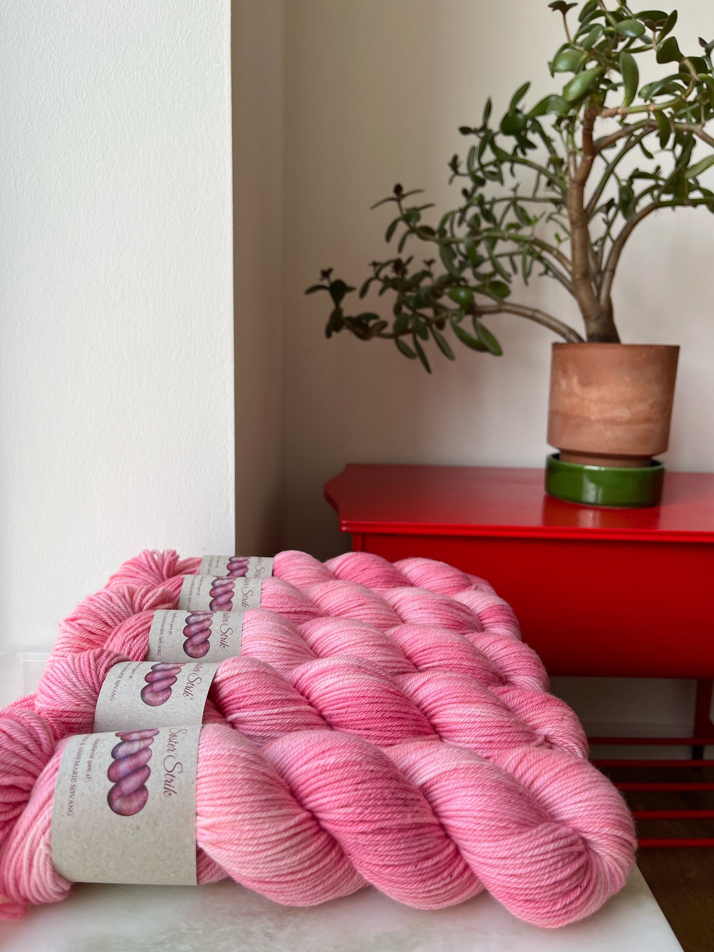'Rabarber' - organic merino DK 200 m/100 g.