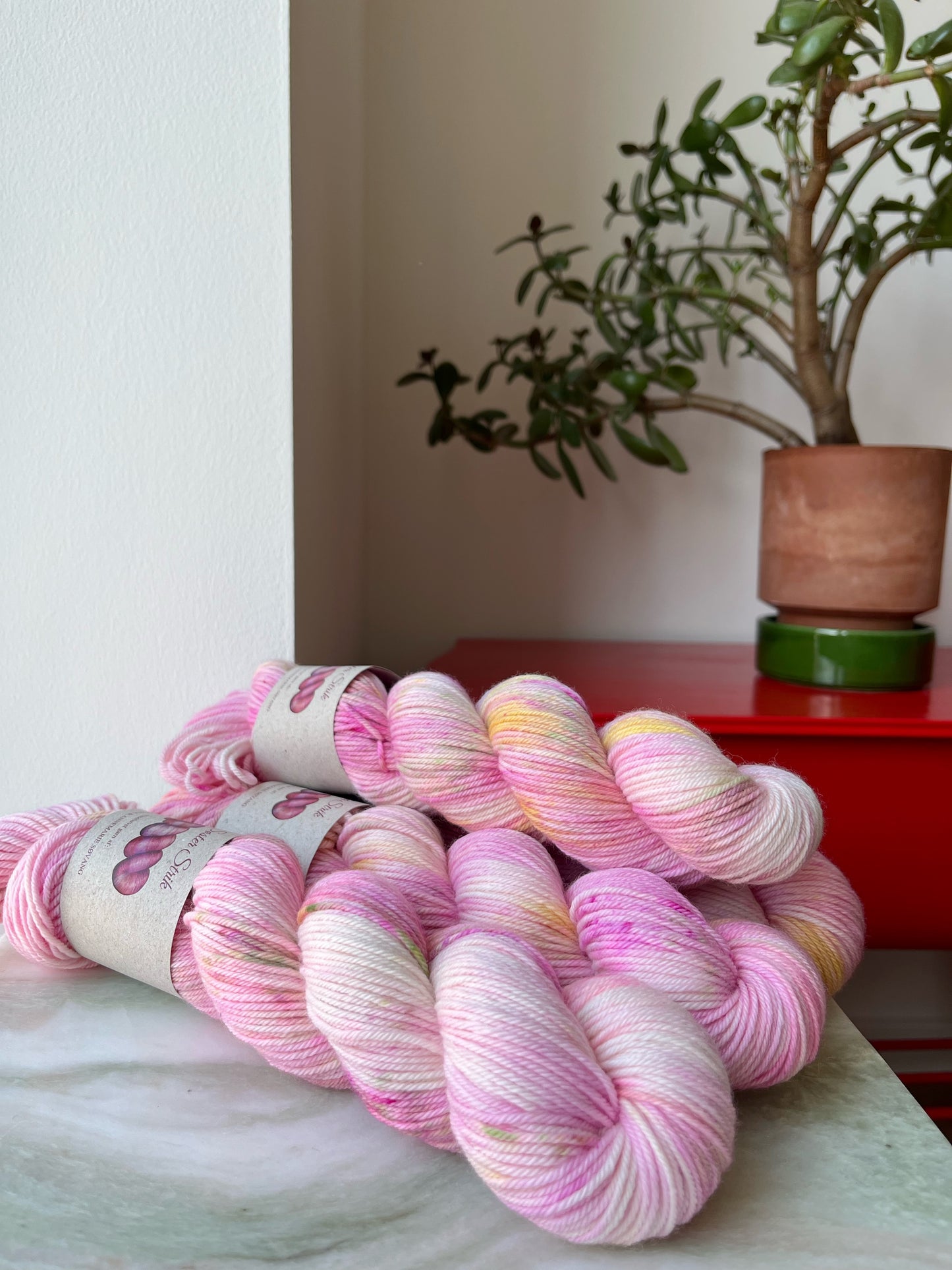 'Æbleblomst' - organic merino DK 200 m/100 g.