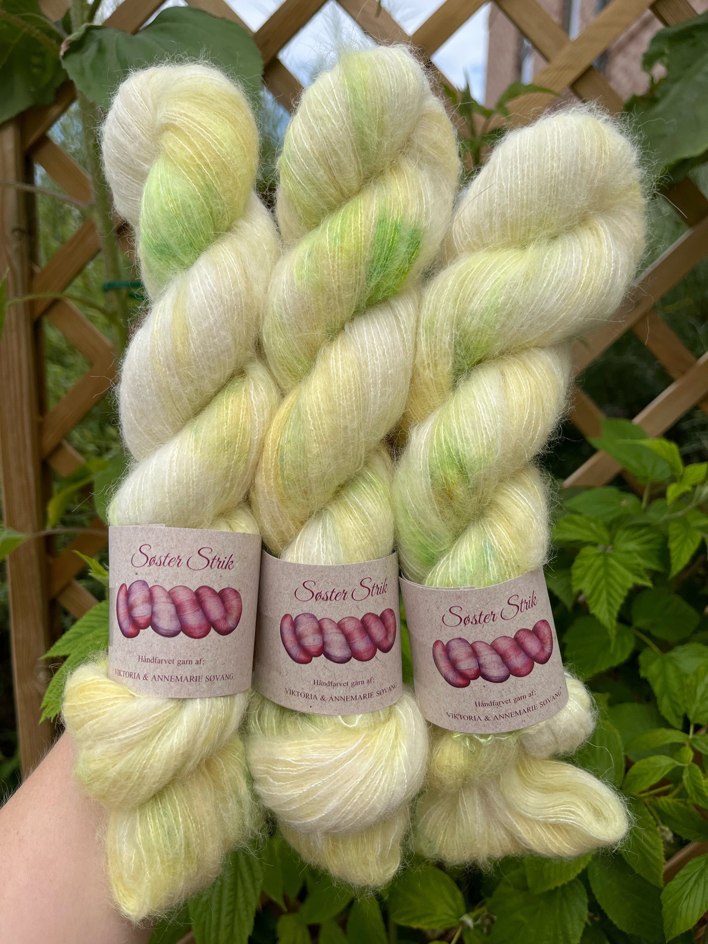 ‘Hyldeblomst’ Alpakka Lace 400m / 100 g.