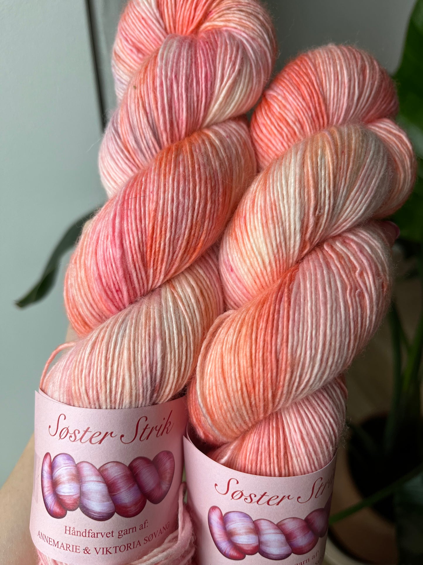 'Alice i eventyrland' - merino singles 366m/100g.