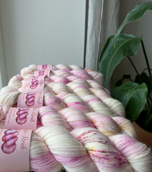 'Æbleblomst' - Sock 425m/100g