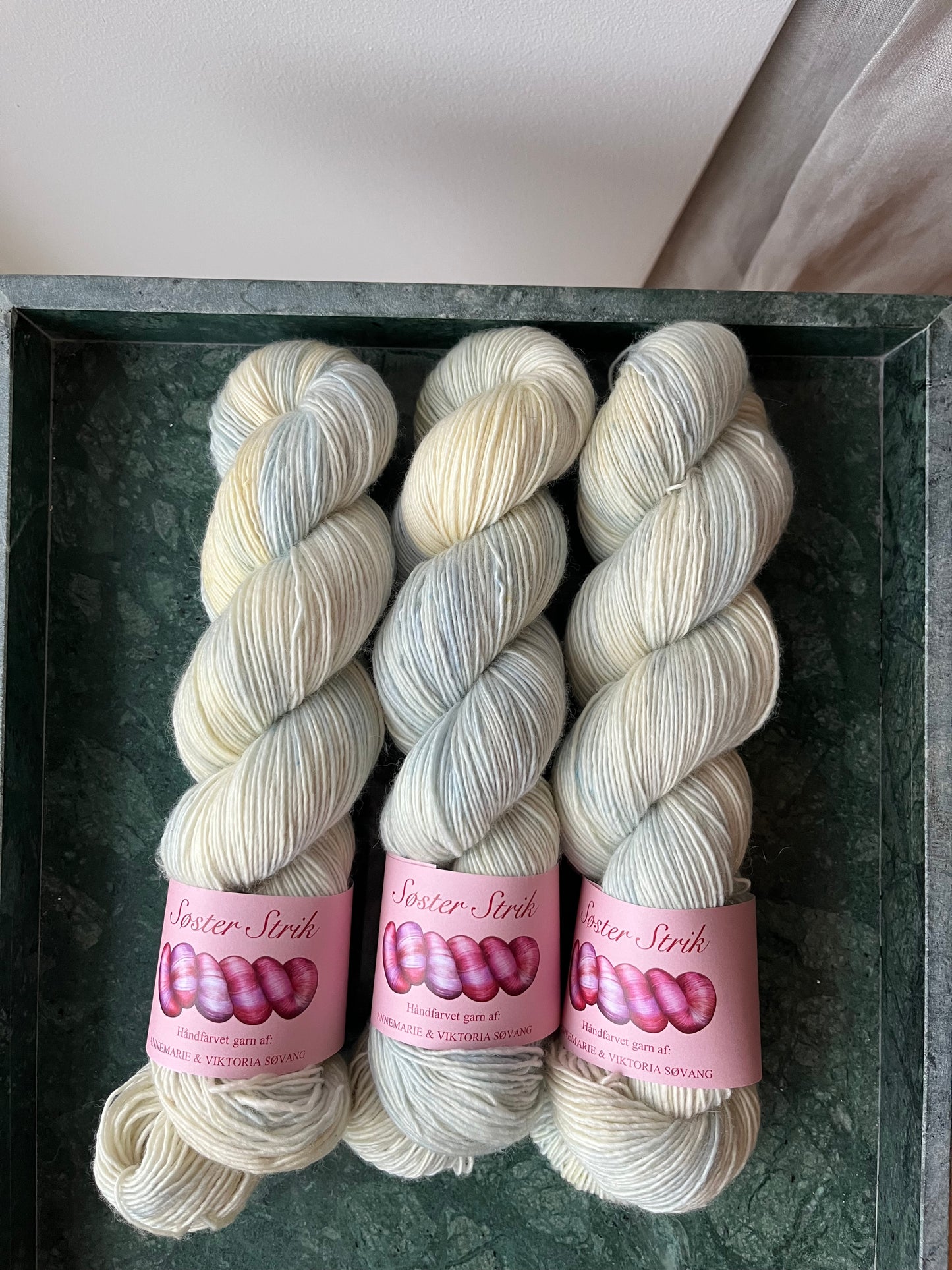 'Lysere tider' - Merino singles 366m/100g.