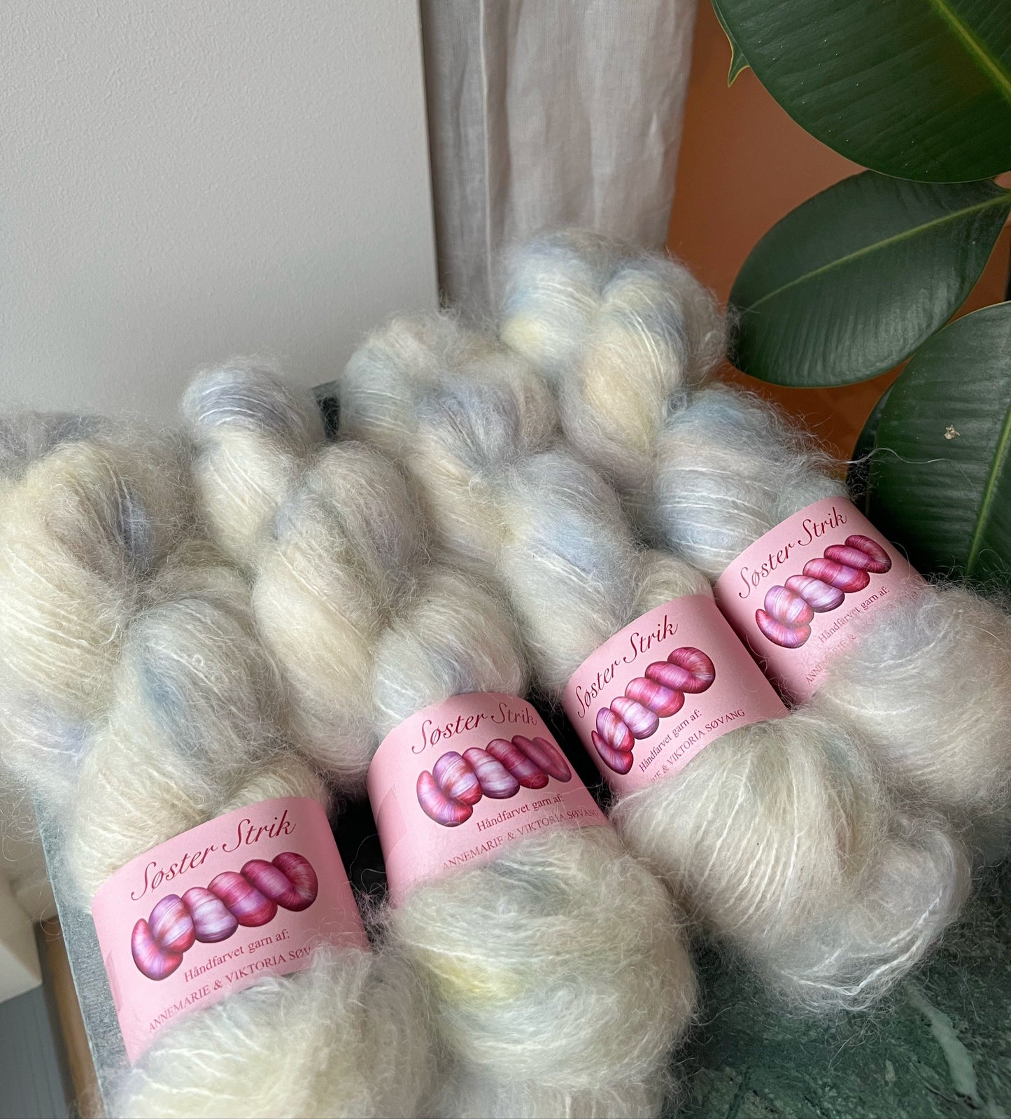 'Lysere tider' - Fat Mohair 200m/100g.