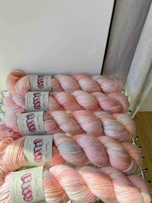 'Alice i eventyrland' - Singles DK 230m/100g.